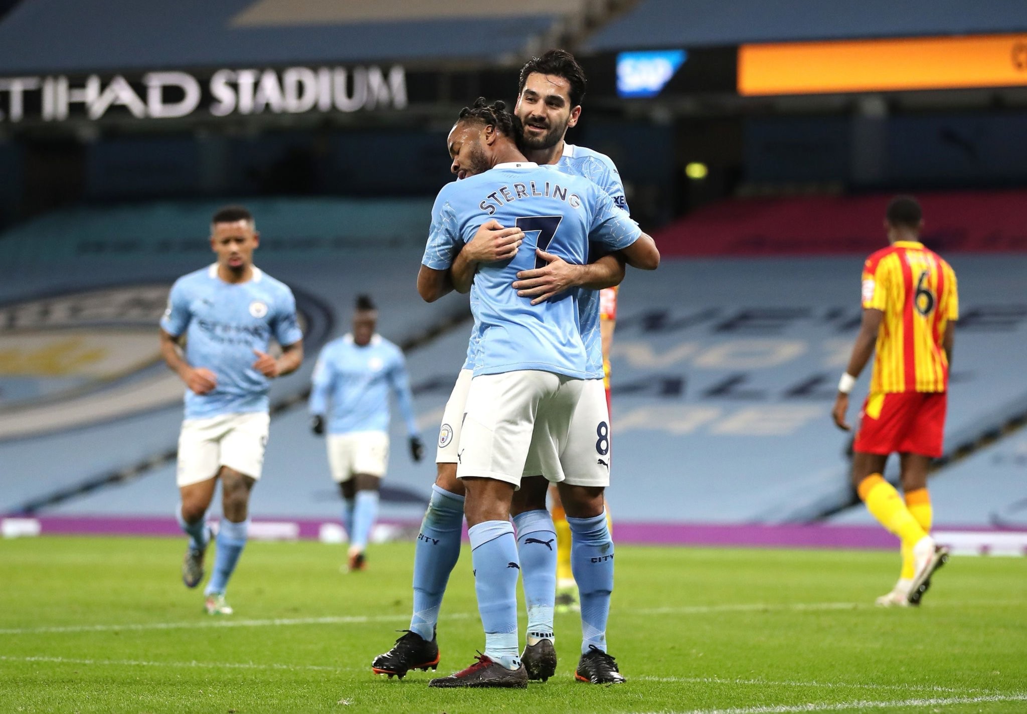 仅令人感到 仅令人感到